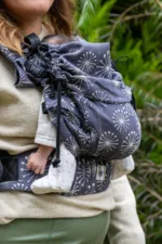 Huggy Nest Baby Draagzak - Dandelion Mist - Afbeelding 3